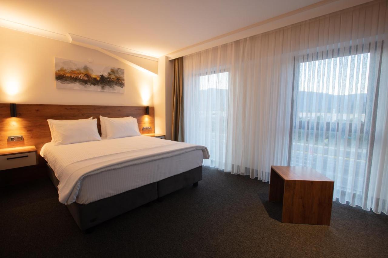 Valent Otel Business Акчай Екстериор снимка