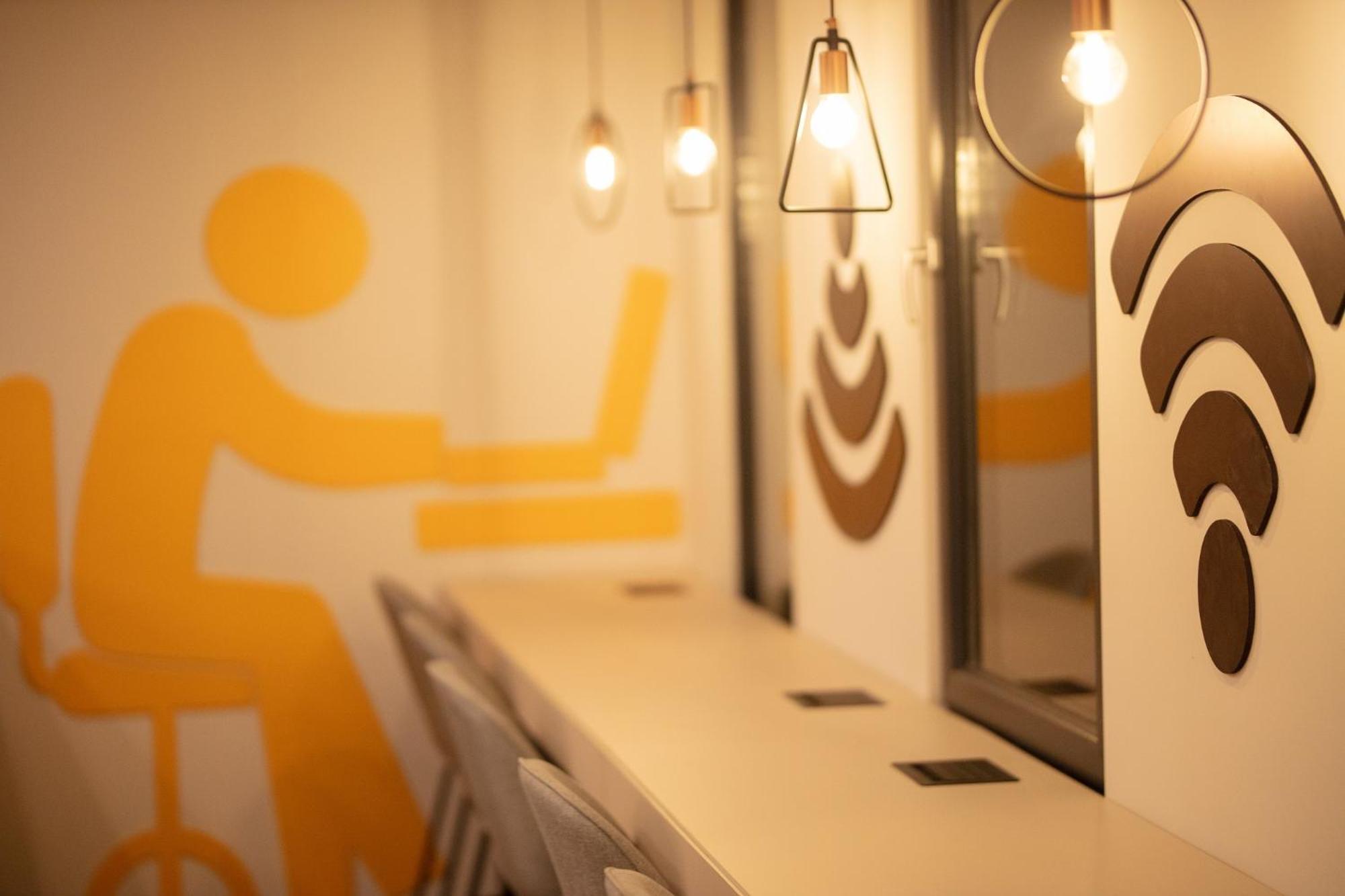 Valent Otel Business Акчай Екстериор снимка