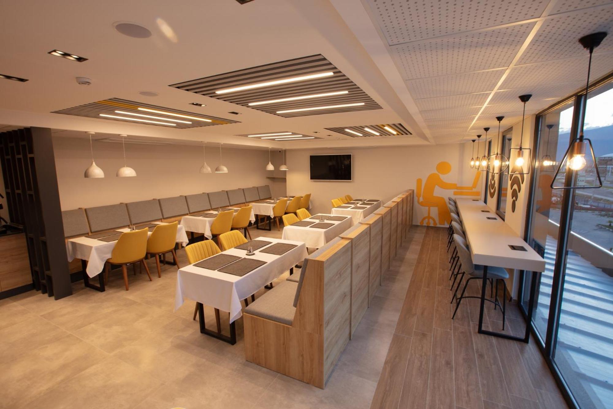 Valent Otel Business Акчай Екстериор снимка
