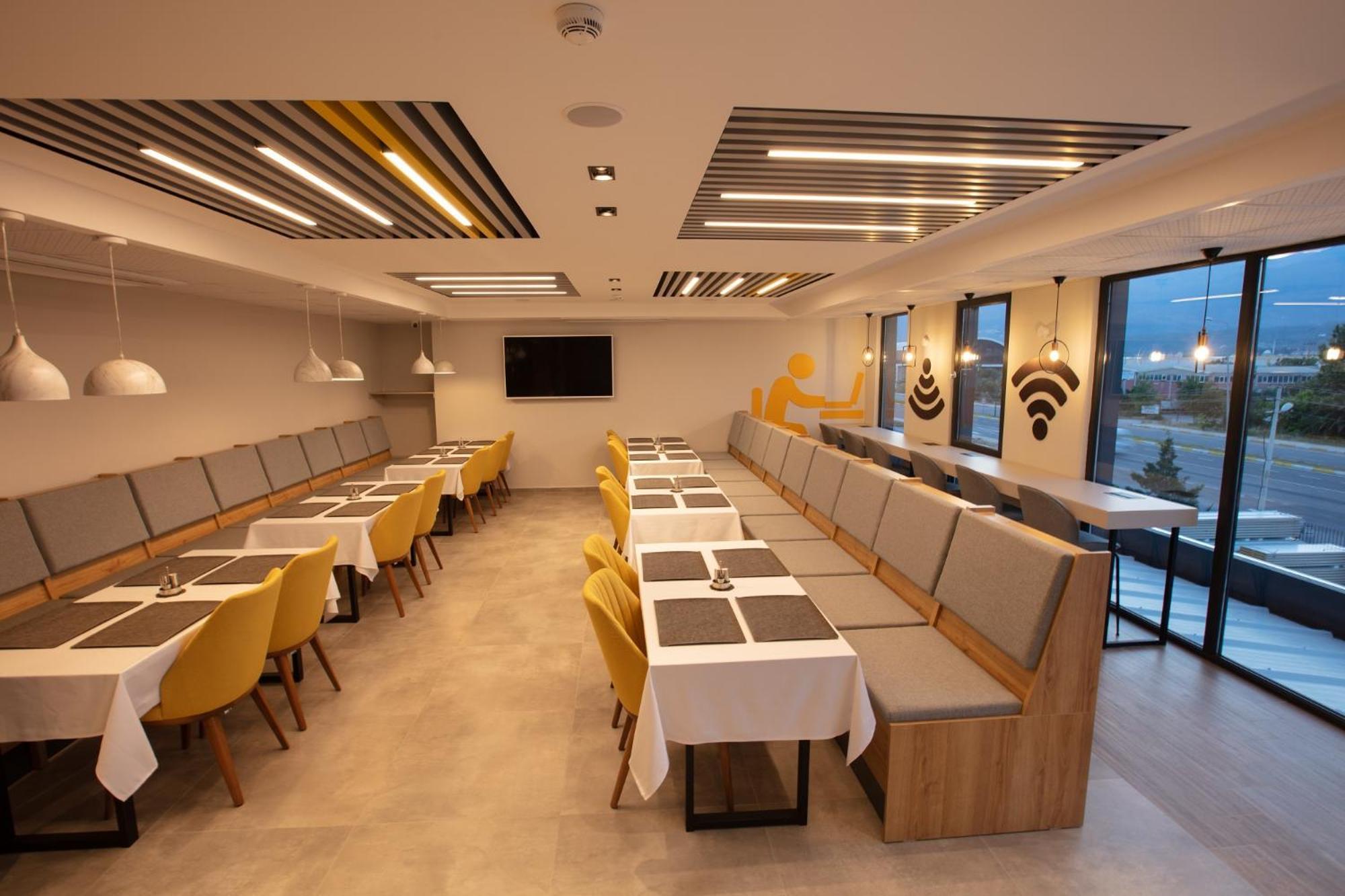 Valent Otel Business Акчай Екстериор снимка